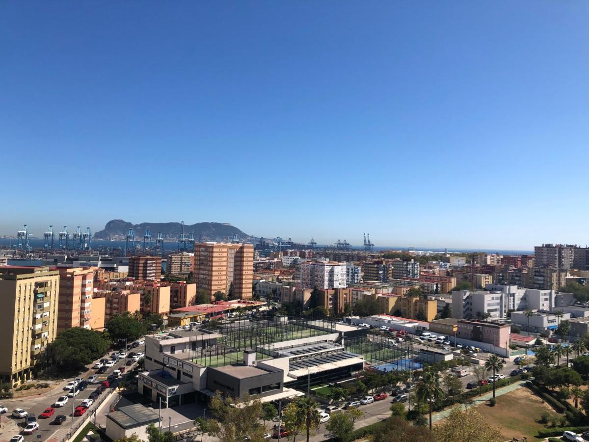 Piso Semicentrico Con Vistas A La Bahia De Algecirasアパートメント エクステリア 写真
